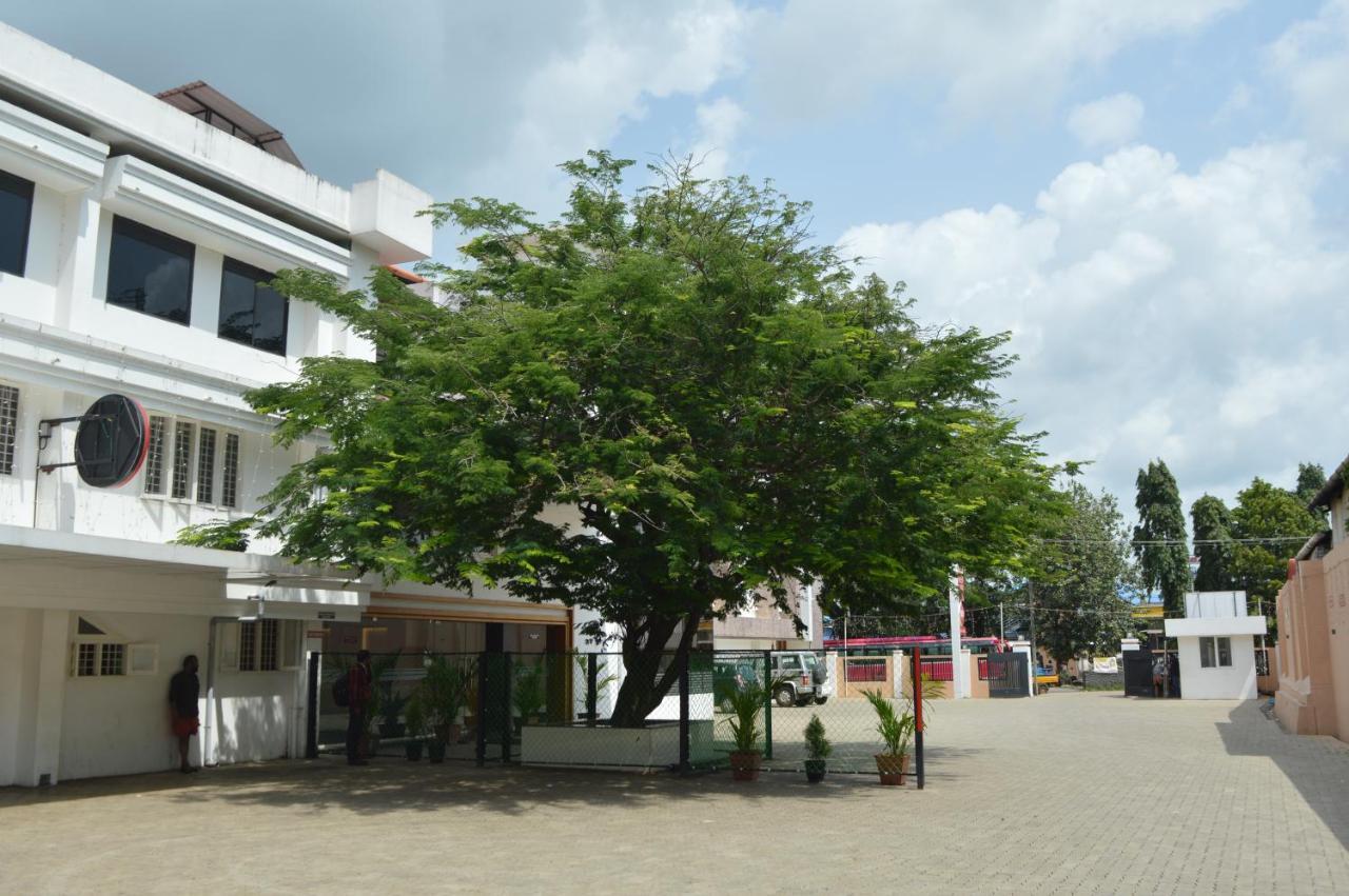 Hotel Apsara Shoranur Exterior foto